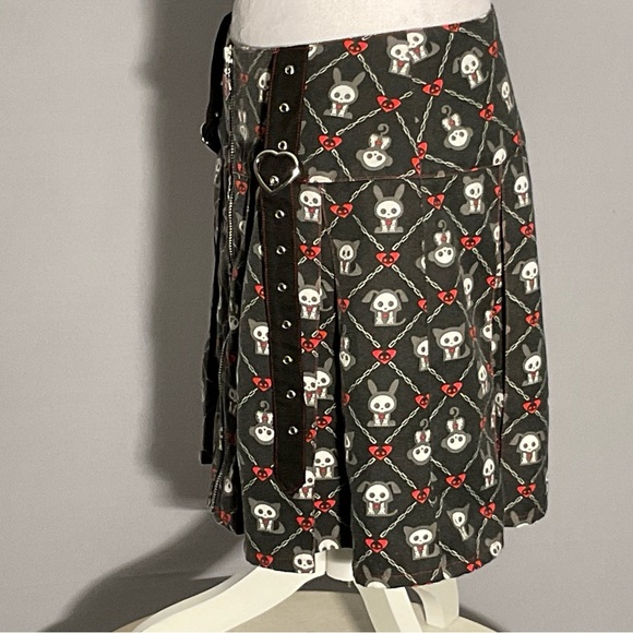 Hot Topic Size M Skelanimals Grommet Strap Goth Skulls Pleated Plaid Mini Skirt - Picture 4 of 10